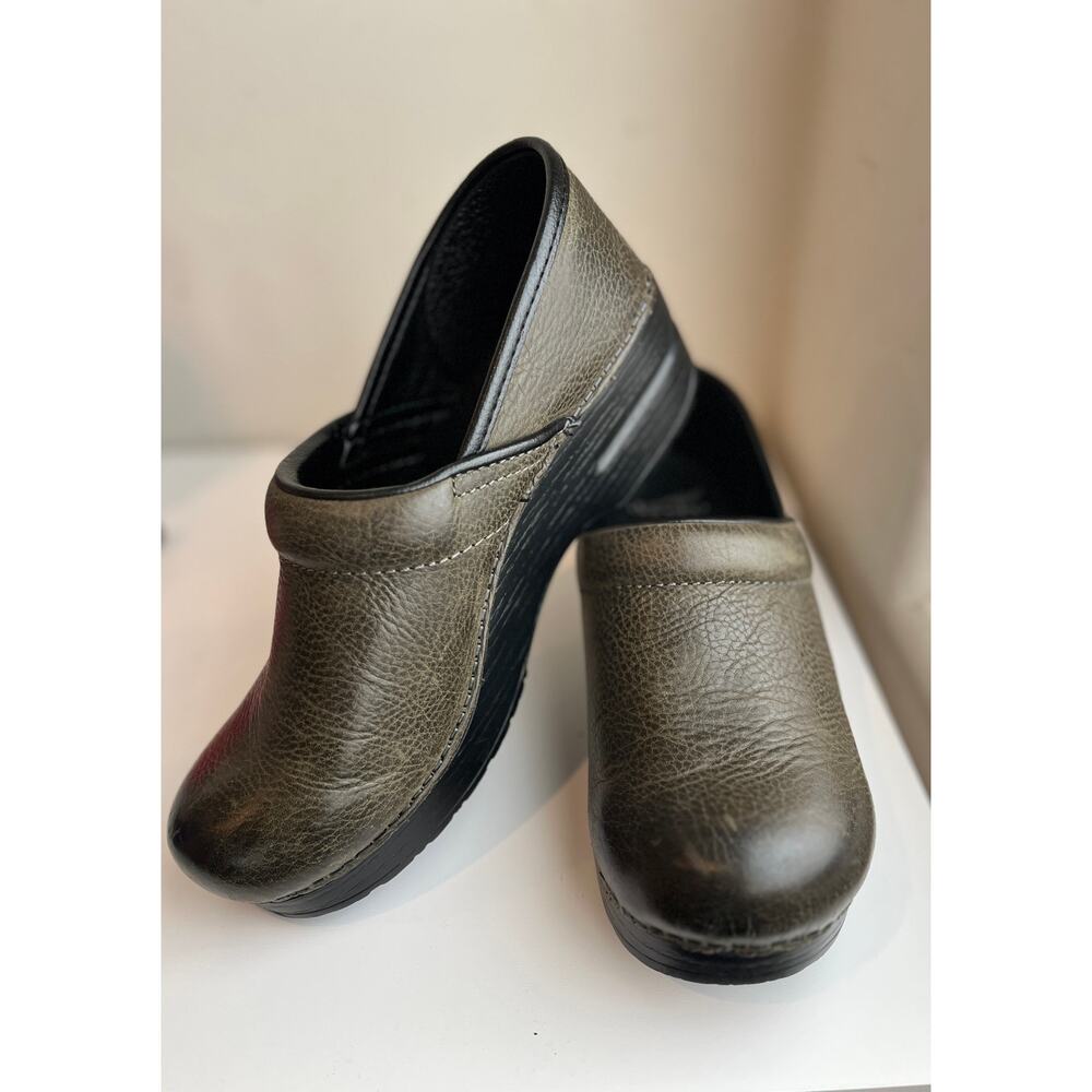 Dansko Professional Clogs Olive Green Leather Womens Sz 38 Comfort Nursing Shoes
